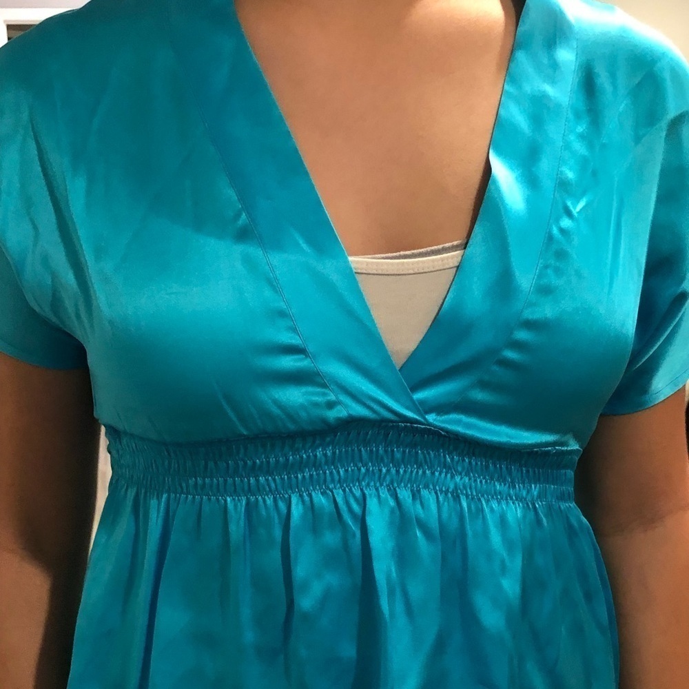NWT 100% Silk blouse. Sz M
